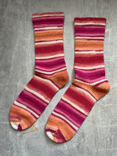 Charger l&#39;image dans la galerie, Chaussettes &quot;Pêche Melba”
