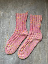 Charger l'image dans la galerie, Chaussettes "Rosita fluo”
