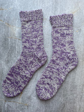 Charger l'image dans la galerie, Chaussettes "Violette”
