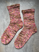 Load image into Gallery viewer, Chaussettes "Fleur des prés”
