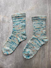 Load image into Gallery viewer, Chaussettes "Mer rouge”

